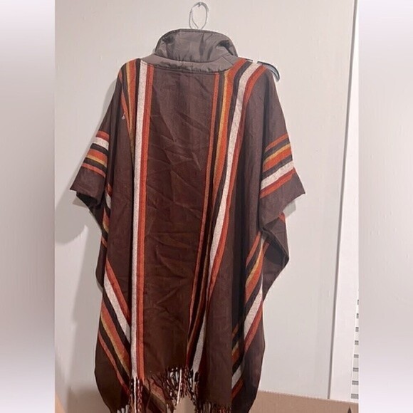 New Steve Madden women’s Striped Puffcho  sweater, top, cold weather top… - Picture 6 of 6